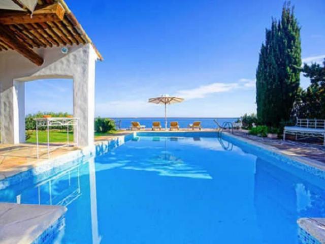 Вилла на пляже во Франции