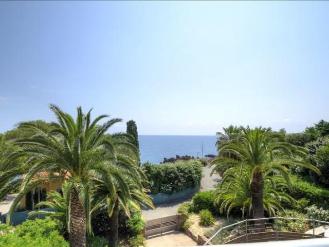 Вилла на пляже во Франции