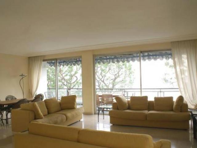 Апартамент на первой линии MONT BORON, Ницца