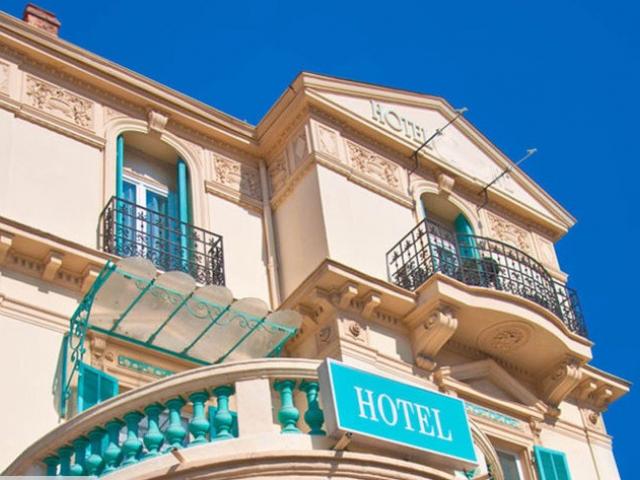 Здание отеля Отель в самом центре Ниццы